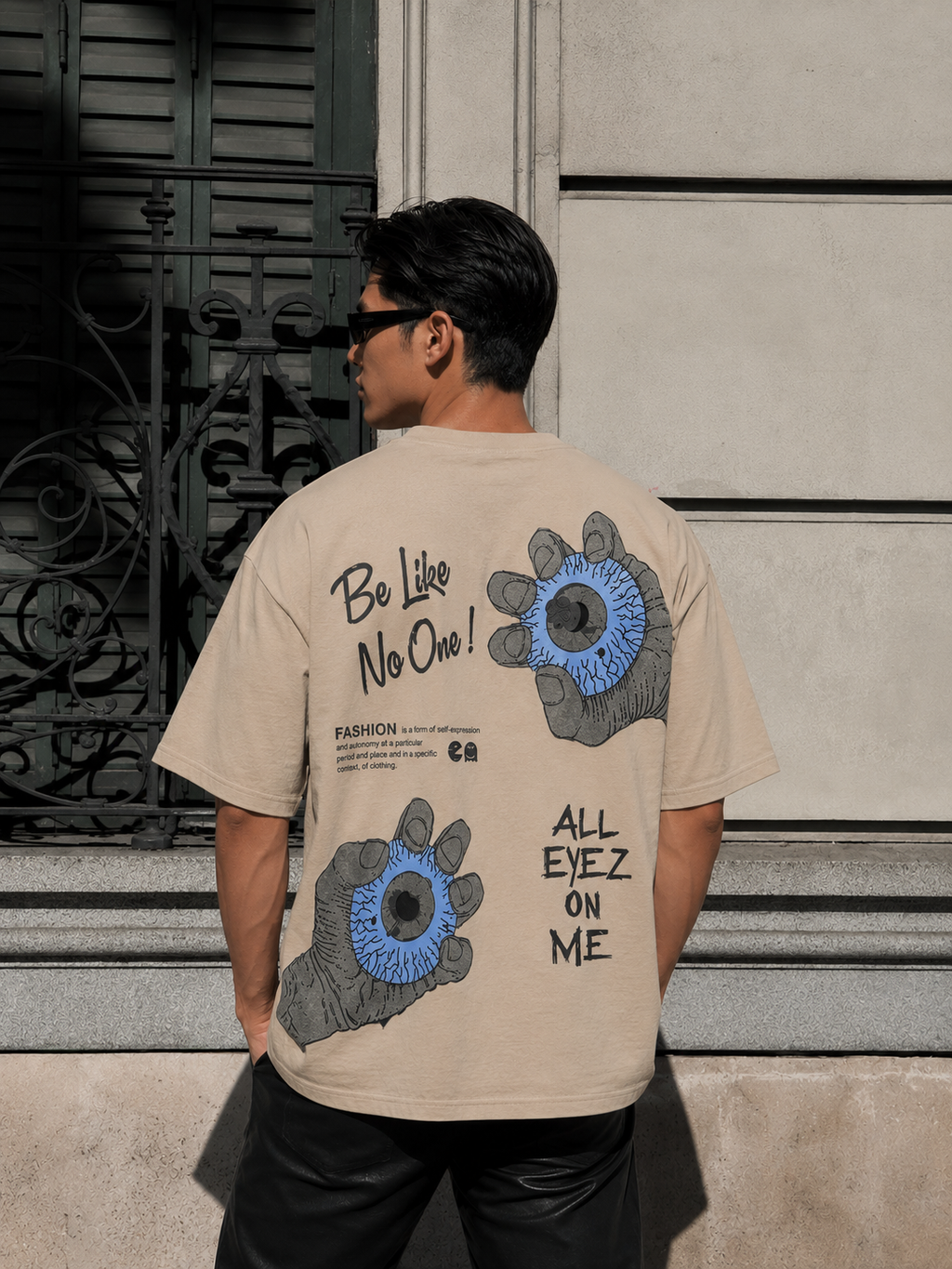 Dustborn Mustangs Oversized T-shirt